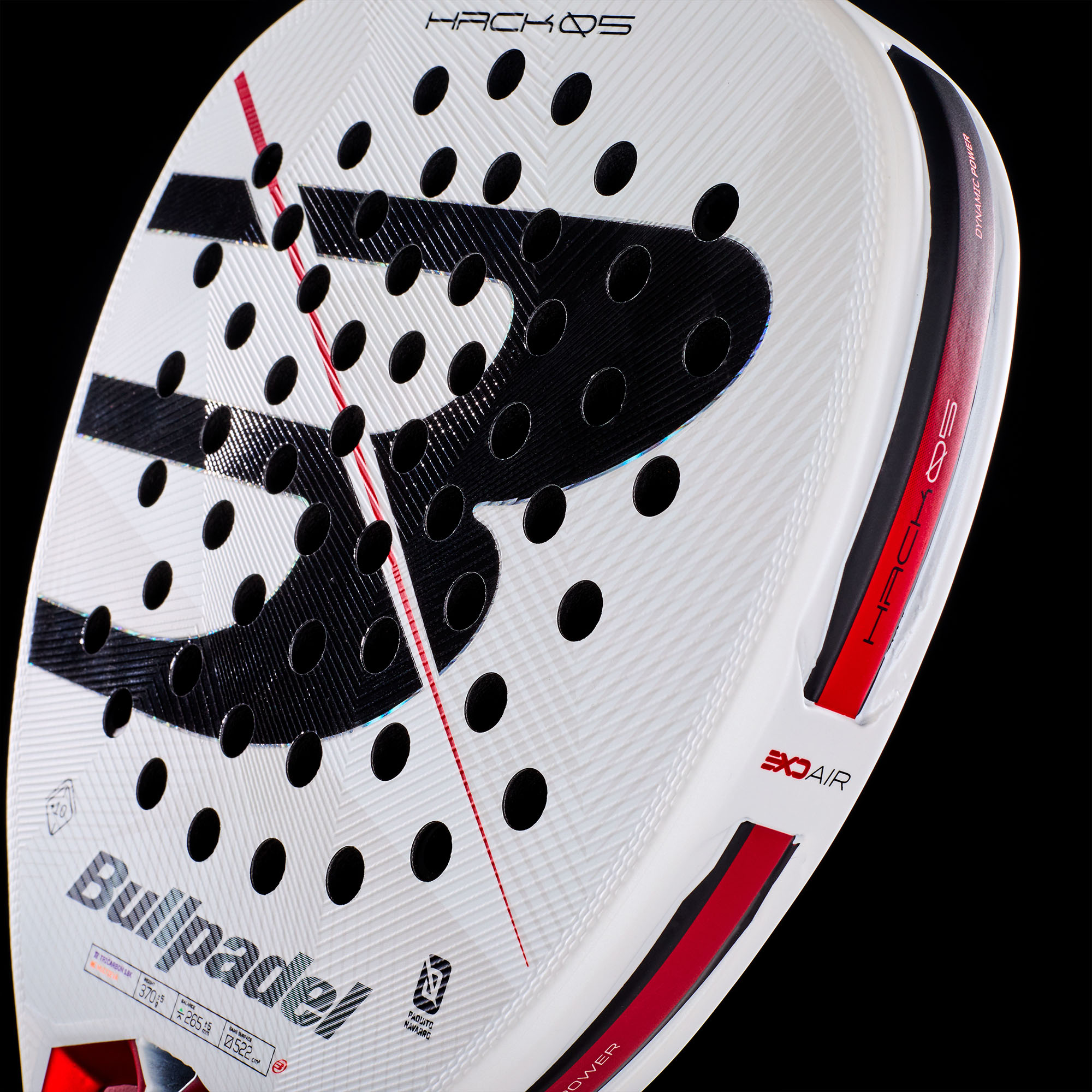 Bullpadel Hack 05 27 Padelschläger in Weiß mit schwarzem Logo und roten Details