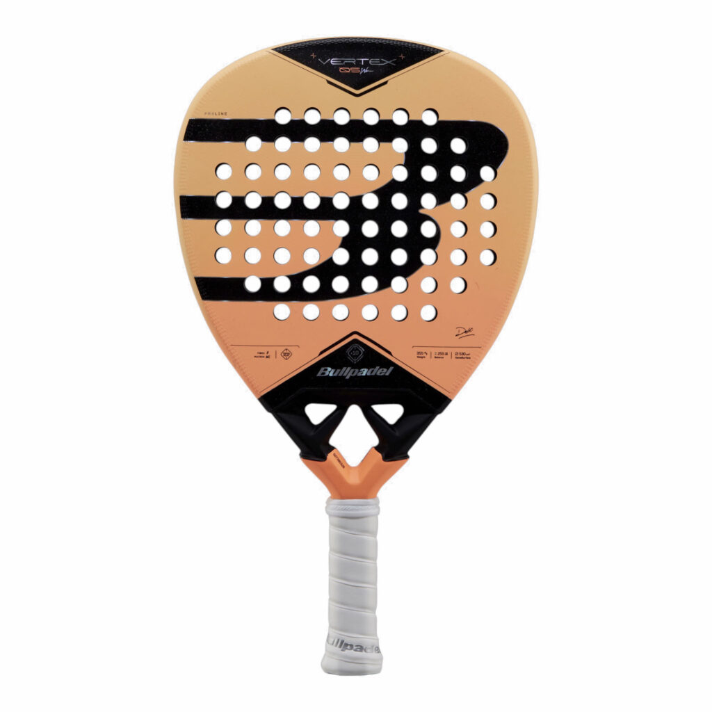 Bullpadel Vertex 05 W 27 Padelschläger in Apricot mit schwarzem Logo und weißem Griff