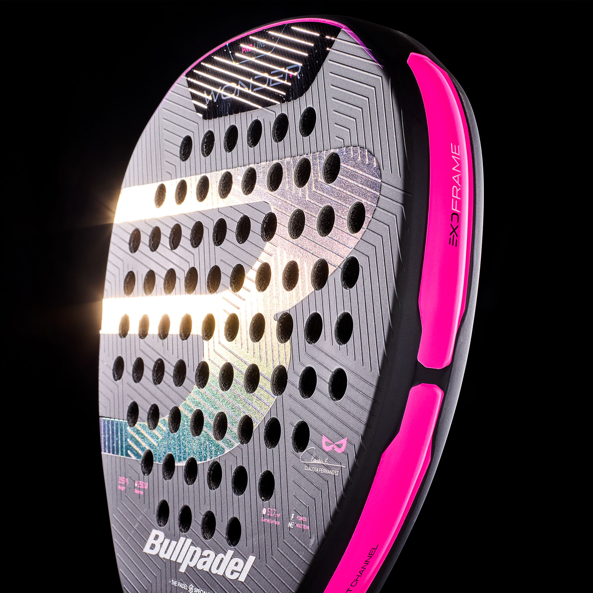 Bullpadel Wonder 27 Padelschläger in Schwarz mit pinkfarbenen Details und schimmerndem Logo