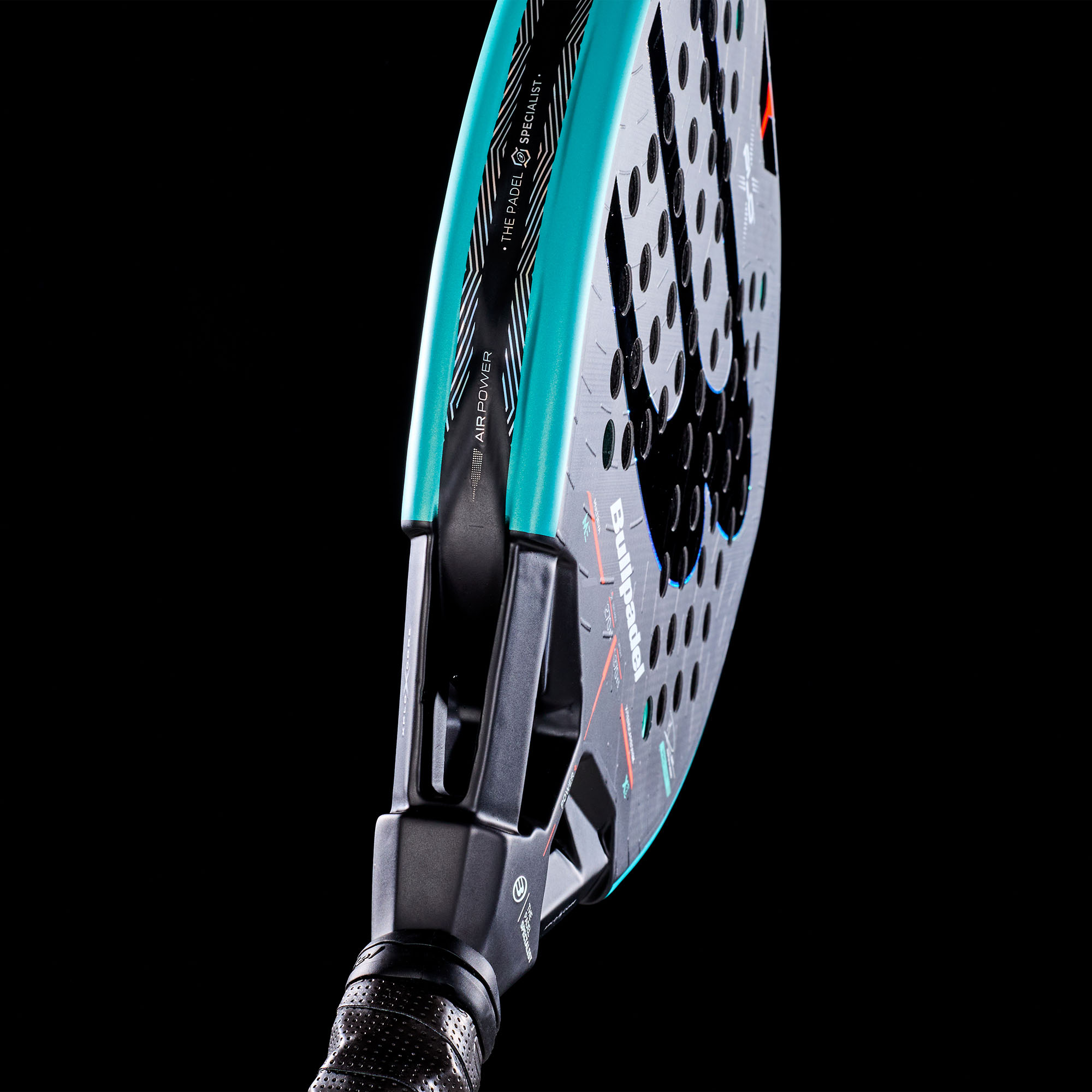 Bullpadel XPLO 02 27 Padelschläger in Türkis und Schwarz mit orangefarbenen Details